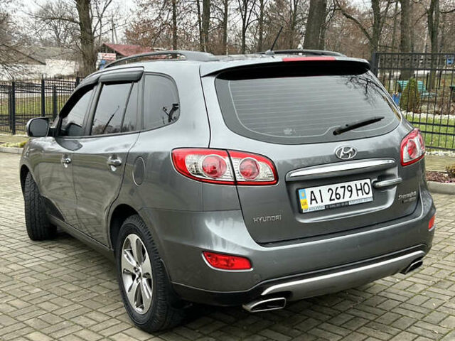 Серый Хендай Санта Фе, объемом двигателя 2.2 л и пробегом 197 тыс. км за 12900 $, фото 4 на Automoto.ua