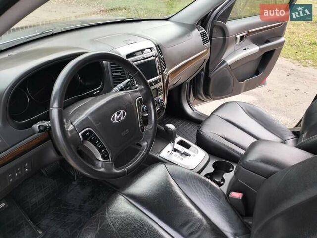 Сірий Хендай Санта Фе, об'ємом двигуна 2.2 л та пробігом 162 тис. км за 13500 $, фото 27 на Automoto.ua