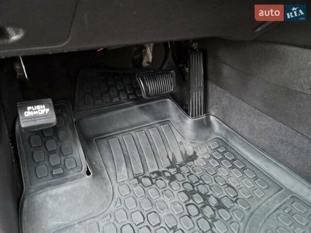 Серый Хендай Санта Фе, объемом двигателя 2.2 л и пробегом 165 тыс. км за 12500 $, фото 30 на Automoto.ua