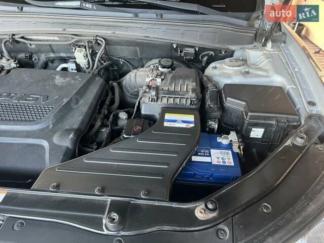 Серый Хендай Санта Фе, объемом двигателя 2.2 л и пробегом 245 тыс. км за 12900 $, фото 28 на Automoto.ua