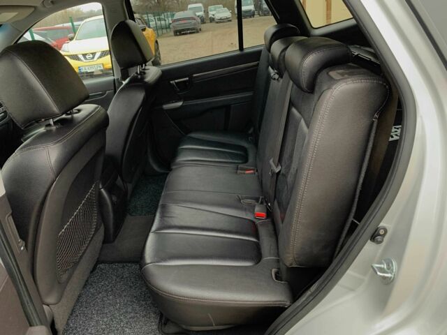 Серый Хендай Санта Фе, объемом двигателя 2.2 л и пробегом 193 тыс. км за 14255 $, фото 13 на Automoto.ua