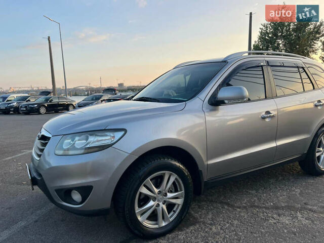 Серый Хендай Санта Фе, объемом двигателя 2.36 л и пробегом 51 тыс. км за 10800 $, фото 4 на Automoto.ua