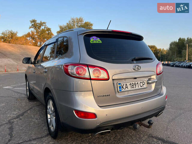 Серый Хендай Санта Фе, объемом двигателя 2.36 л и пробегом 51 тыс. км за 10800 $, фото 8 на Automoto.ua
