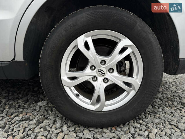 Серый Хендай Санта Фе, объемом двигателя 2.2 л и пробегом 200 тыс. км за 11000 $, фото 12 на Automoto.ua