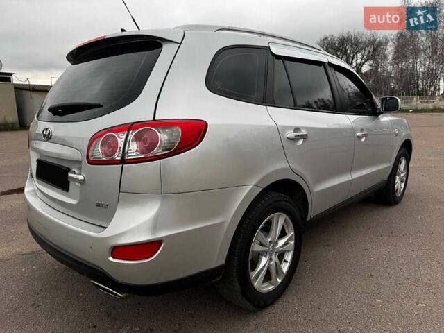 Сірий Хендай Санта Фе, об'ємом двигуна 2.2 л та пробігом 180 тис. км за 11200 $, фото 18 на Automoto.ua