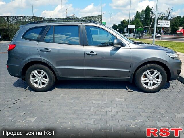 Серый Хендай Санта Фе, объемом двигателя 2.2 л и пробегом 294 тыс. км за 11500 $, фото 3 на Automoto.ua