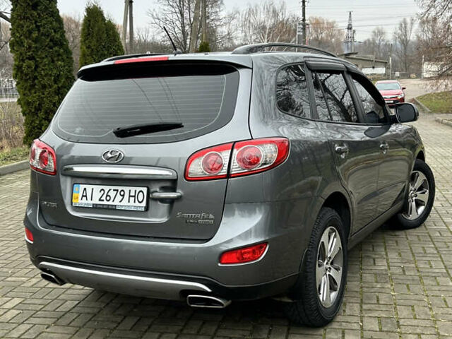 Серый Хендай Санта Фе, объемом двигателя 2.2 л и пробегом 197 тыс. км за 12900 $, фото 5 на Automoto.ua