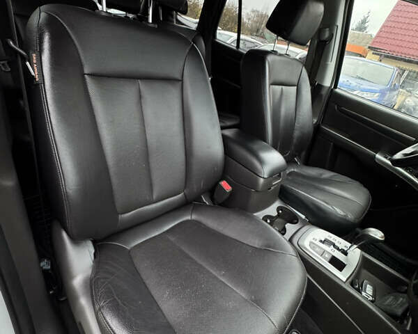 Серый Хендай Санта Фе, объемом двигателя 2.2 л и пробегом 200 тыс. км за 11000 $, фото 19 на Automoto.ua