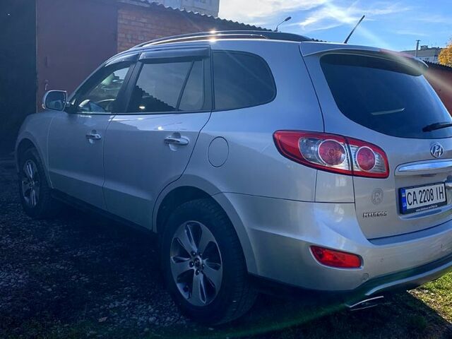 Серый Хендай Санта Фе, объемом двигателя 2.2 л и пробегом 189 тыс. км за 13500 $, фото 1 на Automoto.ua