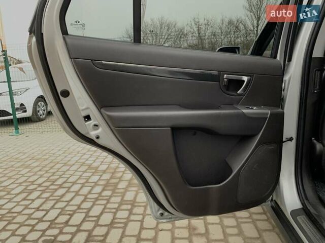 Серый Хендай Санта Фе, объемом двигателя 2.2 л и пробегом 193 тыс. км за 14255 $, фото 26 на Automoto.ua