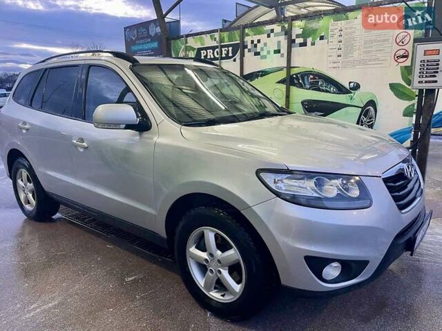 Сірий Хендай Санта Фе, об'ємом двигуна 2 л та пробігом 270 тис. км за 12500 $, фото 3 на Automoto.ua