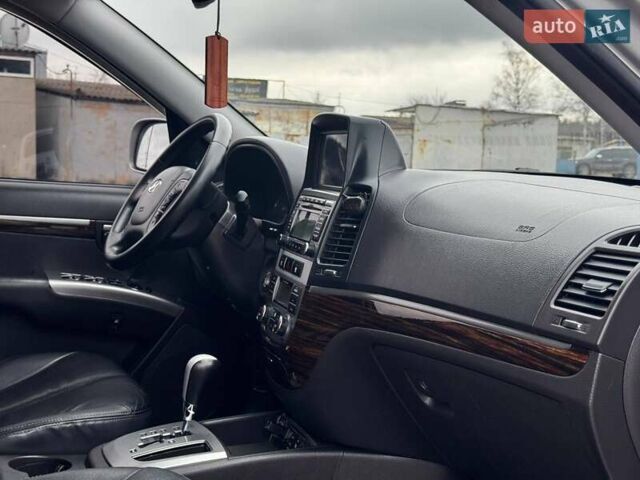 Сірий Хендай Санта Фе, об'ємом двигуна 2.2 л та пробігом 180 тис. км за 11200 $, фото 31 на Automoto.ua