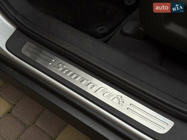 Серый Хендай Санта Фе, объемом двигателя 2.2 л и пробегом 200 тыс. км за 13200 $, фото 25 на Automoto.ua