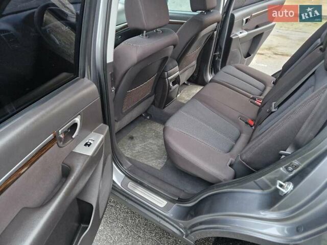 Серый Хендай Санта Фе, объемом двигателя 2.2 л и пробегом 165 тыс. км за 12500 $, фото 42 на Automoto.ua