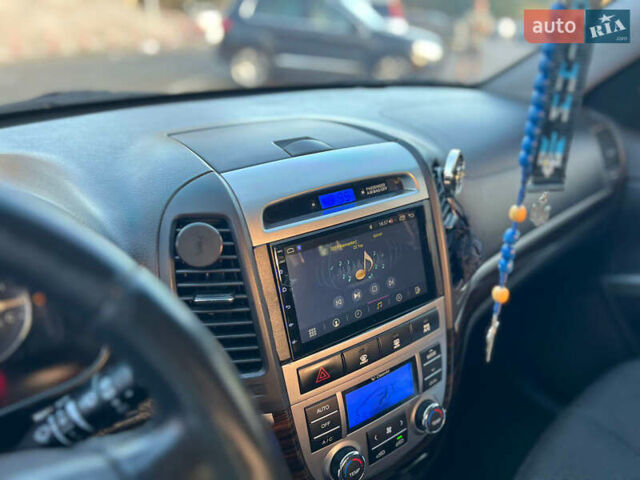 Серый Хендай Санта Фе, объемом двигателя 2.36 л и пробегом 51 тыс. км за 10800 $, фото 12 на Automoto.ua