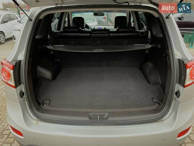 Серый Хендай Санта Фе, объемом двигателя 2.2 л и пробегом 193 тыс. км за 14255 $, фото 28 на Automoto.ua