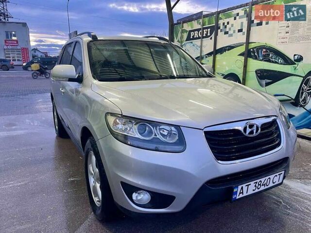 Сірий Хендай Санта Фе, об'ємом двигуна 2 л та пробігом 270 тис. км за 12500 $, фото 2 на Automoto.ua