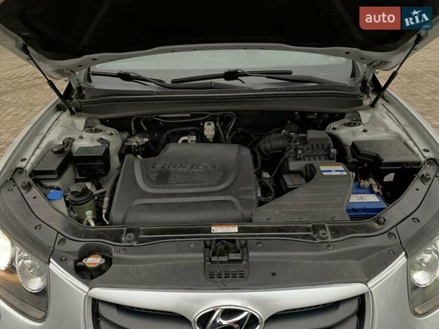 Серый Хендай Санта Фе, объемом двигателя 2.2 л и пробегом 193 тыс. км за 14255 $, фото 55 на Automoto.ua