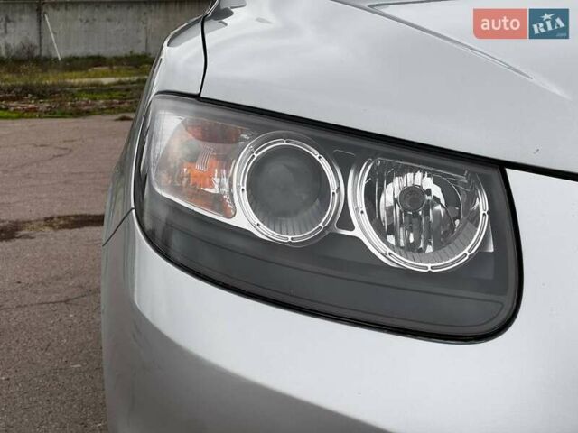 Сірий Хендай Санта Фе, об'ємом двигуна 2.2 л та пробігом 180 тис. км за 11200 $, фото 4 на Automoto.ua