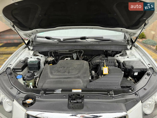 Серый Хендай Санта Фе, объемом двигателя 2.2 л и пробегом 148 тыс. км за 12950 $, фото 74 на Automoto.ua