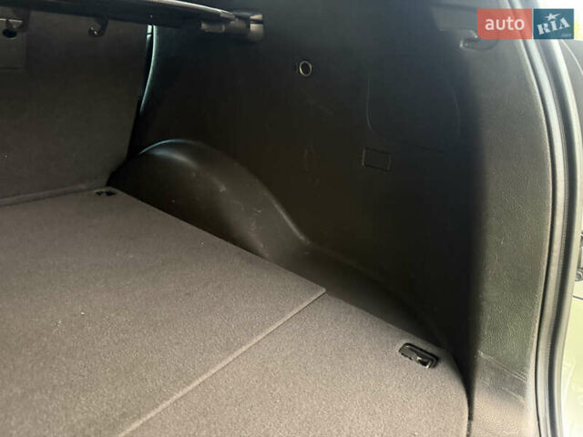 Серый Хендай Санта Фе, объемом двигателя 2.2 л и пробегом 226 тыс. км за 12999 $, фото 48 на Automoto.ua