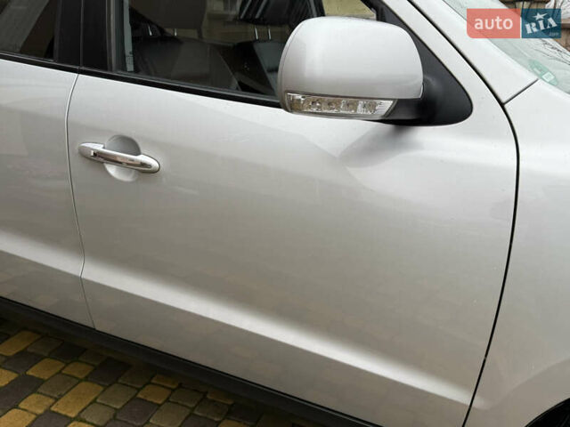 Серый Хендай Санта Фе, объемом двигателя 2.2 л и пробегом 148 тыс. км за 12950 $, фото 50 на Automoto.ua