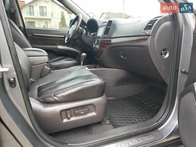 Сірий Хендай Санта Фе, об'ємом двигуна 2.2 л та пробігом 162 тис. км за 13500 $, фото 30 на Automoto.ua