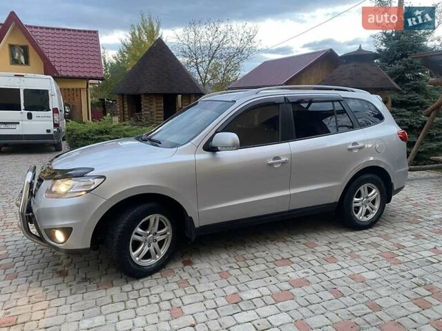 Сірий Хендай Санта Фе, об'ємом двигуна 2.2 л та пробігом 325 тис. км за 13800 $, фото 6 на Automoto.ua
