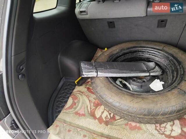 Сірий Хендай Санта Фе, об'ємом двигуна 2.4 л та пробігом 230 тис. км за 10300 $, фото 14 на Automoto.ua
