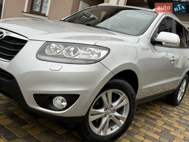 Серый Хендай Санта Фе, объемом двигателя 2.2 л и пробегом 148 тыс. км за 12950 $, фото 2 на Automoto.ua