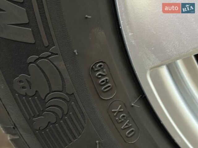 Серый Хендай Санта Фе, объемом двигателя 2.2 л и пробегом 200 тыс. км за 13200 $, фото 33 на Automoto.ua