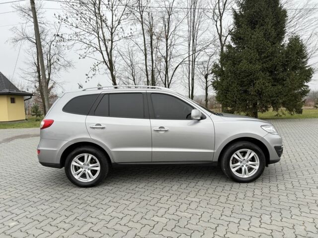 Серый Хендай Санта Фе, объемом двигателя 2.2 л и пробегом 236 тыс. км за 12600 $, фото 7 на Automoto.ua