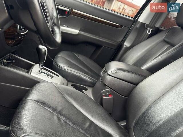 Сірий Хендай Санта Фе, об'ємом двигуна 2.2 л та пробігом 180 тис. км за 11200 $, фото 24 на Automoto.ua