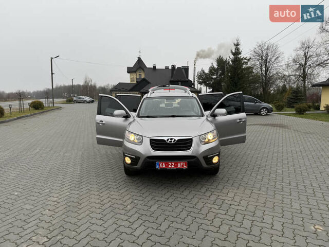 Серый Хендай Санта Фе, объемом двигателя 2 л и пробегом 236 тыс. км за 12600 $, фото 29 на Automoto.ua