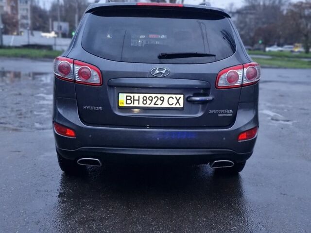 Серый Хендай Санта Фе, объемом двигателя 2.4 л и пробегом 194 тыс. км за 11500 $, фото 3 на Automoto.ua