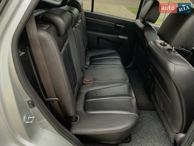 Серый Хендай Санта Фе, объемом двигателя 2.2 л и пробегом 193 тыс. км за 14255 $, фото 30 на Automoto.ua