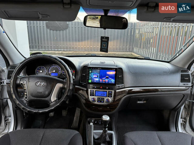 Серый Хендай Санта Фе, объемом двигателя 2.2 л и пробегом 191 тыс. км за 12900 $, фото 23 на Automoto.ua