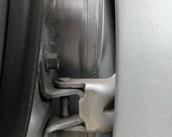 Сірий Хендай Санта Фе, об'ємом двигуна 2.2 л та пробігом 201 тис. км за 13000 $, фото 16 на Automoto.ua