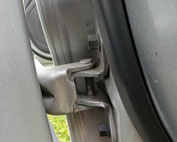 Сірий Хендай Санта Фе, об'ємом двигуна 2.2 л та пробігом 201 тис. км за 13000 $, фото 18 на Automoto.ua