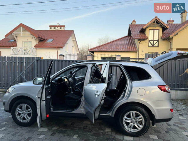 Серый Хендай Санта Фе, объемом двигателя 2.2 л и пробегом 191 тыс. км за 12900 $, фото 33 на Automoto.ua