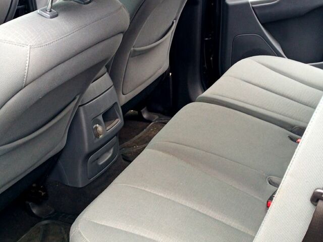 Серый Хендай Санта Фе, объемом двигателя 2.4 л и пробегом 185 тыс. км за 9500 $, фото 5 на Automoto.ua