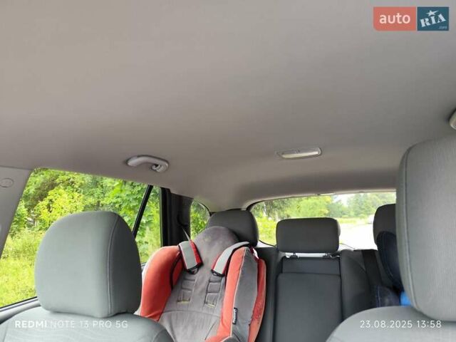 Сірий Хендай Санта Фе, об'ємом двигуна 2.4 л та пробігом 230 тис. км за 10300 $, фото 13 на Automoto.ua