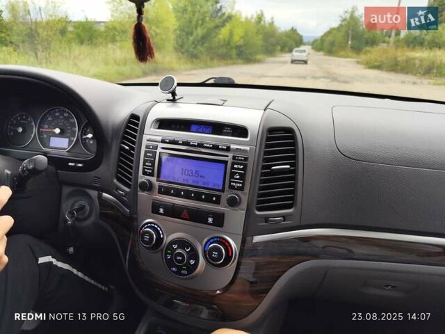 Сірий Хендай Санта Фе, об'ємом двигуна 2.4 л та пробігом 230 тис. км за 10300 $, фото 17 на Automoto.ua