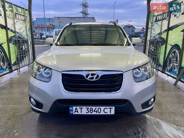 Сірий Хендай Санта Фе, об'ємом двигуна 2 л та пробігом 270 тис. км за 12500 $, фото 1 на Automoto.ua