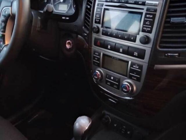 Сірий Хендай Санта Фе, об'ємом двигуна 2.2 л та пробігом 440 тис. км за 11000 $, фото 18 на Automoto.ua