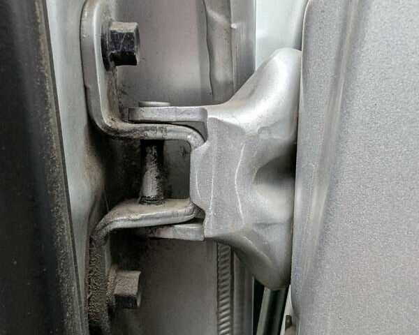 Сірий Хендай Санта Фе, об'ємом двигуна 2.2 л та пробігом 201 тис. км за 13000 $, фото 15 на Automoto.ua