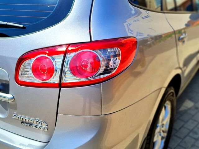 Серый Хендай Санта Фе, объемом двигателя 2.2 л и пробегом 114 тыс. км за 12100 $, фото 8 на Automoto.ua