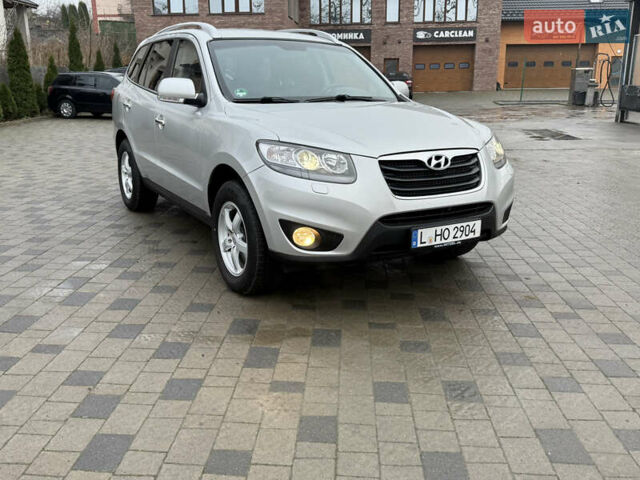 Сірий Хендай Санта Фе, об'ємом двигуна 2.2 л та пробігом 230 тис. км за 12977 $, фото 1 на Automoto.ua