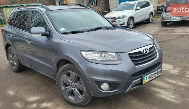 Сірий Хендай Санта Фе, об'ємом двигуна 2.2 л та пробігом 232 тис. км за 13500 $, фото 1 на Automoto.ua