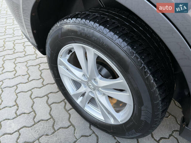 Серый Хендай Санта Фе, объемом двигателя 2 л и пробегом 227 тыс. км за 12900 $, фото 38 на Automoto.ua